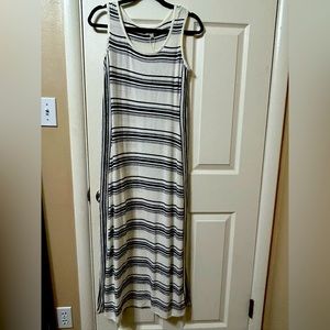 Max Studio. White and Navy Dress. Medium. Never worn.
